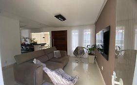 Casa confortável na Aruana, a 5 minutos da praia